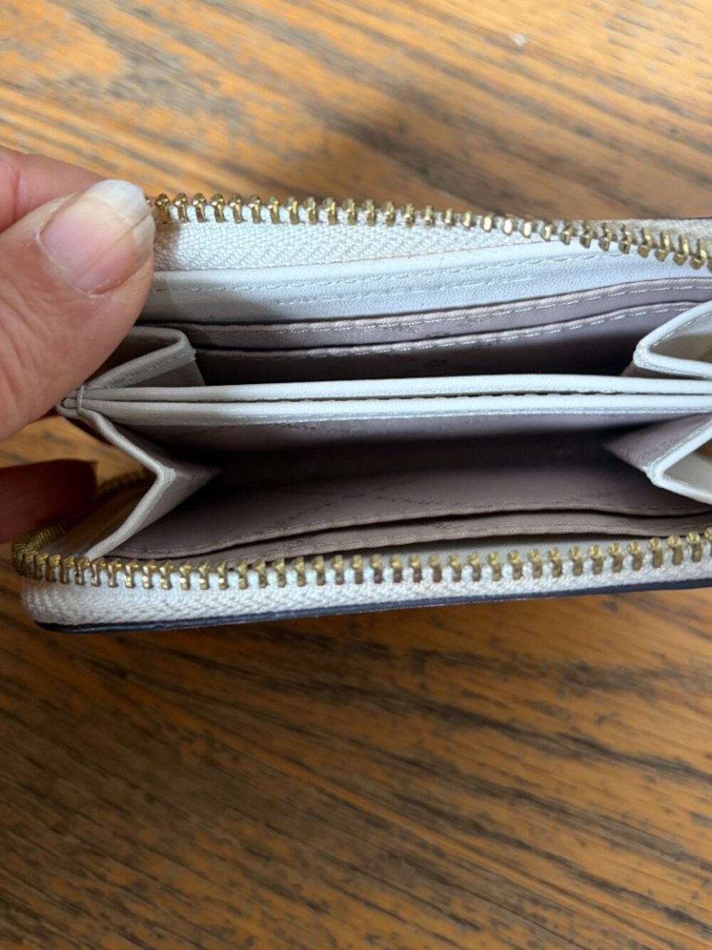 Michael Kors Jet Set Travel Wallet Embossed Snakeskin pattern Zip - Picture 6 of 9